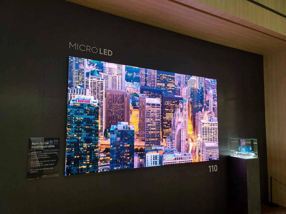 한 대당 1억 7000만원에 달하는 삼성 마이크로 LED TV는 놀라운 화질로 주목을 받았다.