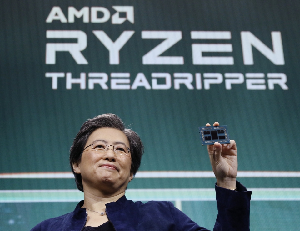 지난 CES 2020에서 신형 스레드리퍼 프로세서를 발표한 AMD 리사 수 CEO가 이번엔 어떤 신제품을 발표할지에 관심이 모아지고 있다.